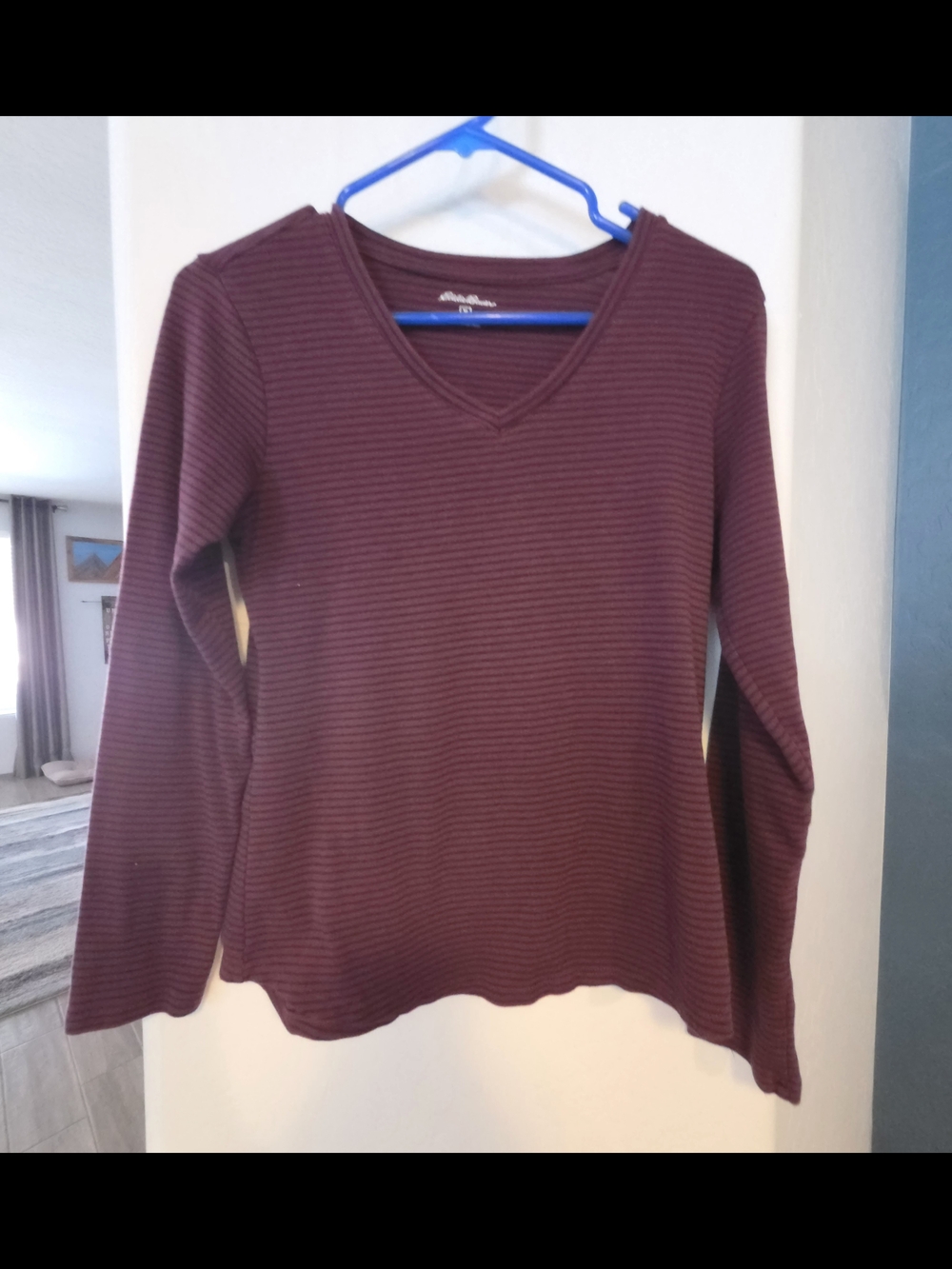 Eddie Bauer Women’s Burgundy Striped V-Neck Long Sleeve Top Size M